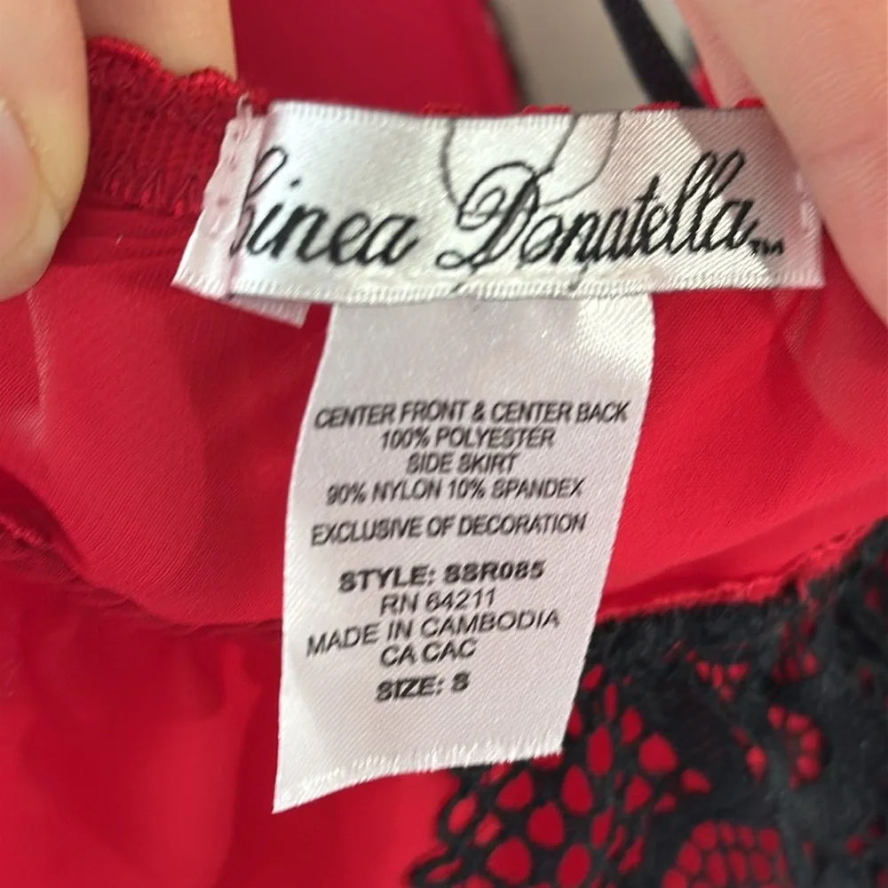 Linea Donatella Lace babydoll chemise nightgown. Poly blend. Red/black. S.